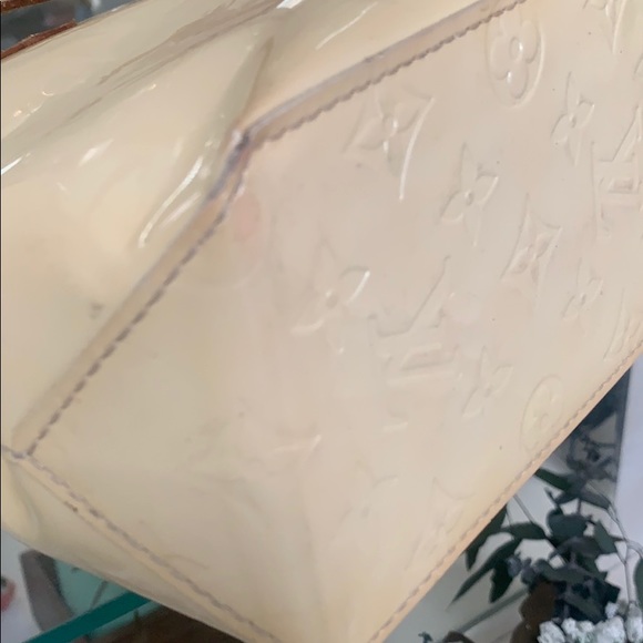 Louis Vuitton Vernis Read bag ๐ฅ Yellow - Picture 6 of 7